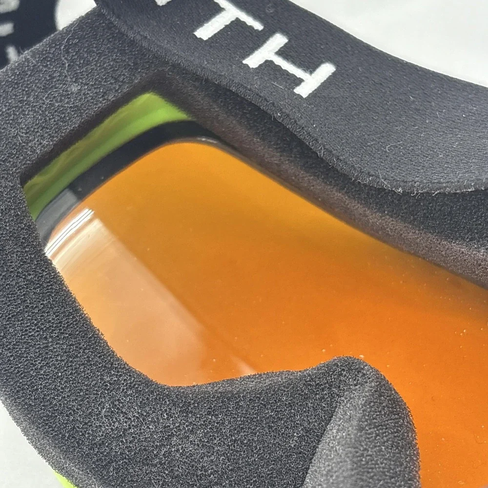 Smith Ski Snowboard Goggles Shield Tinted Amber Lens Green Frame Cascade